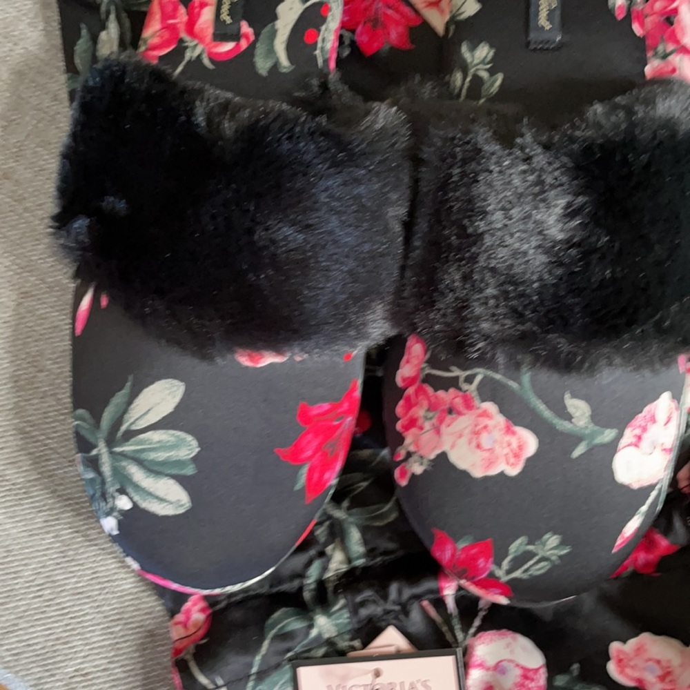 Victoria’s Secret floral satin‎ slippers - Picture 2 of 5